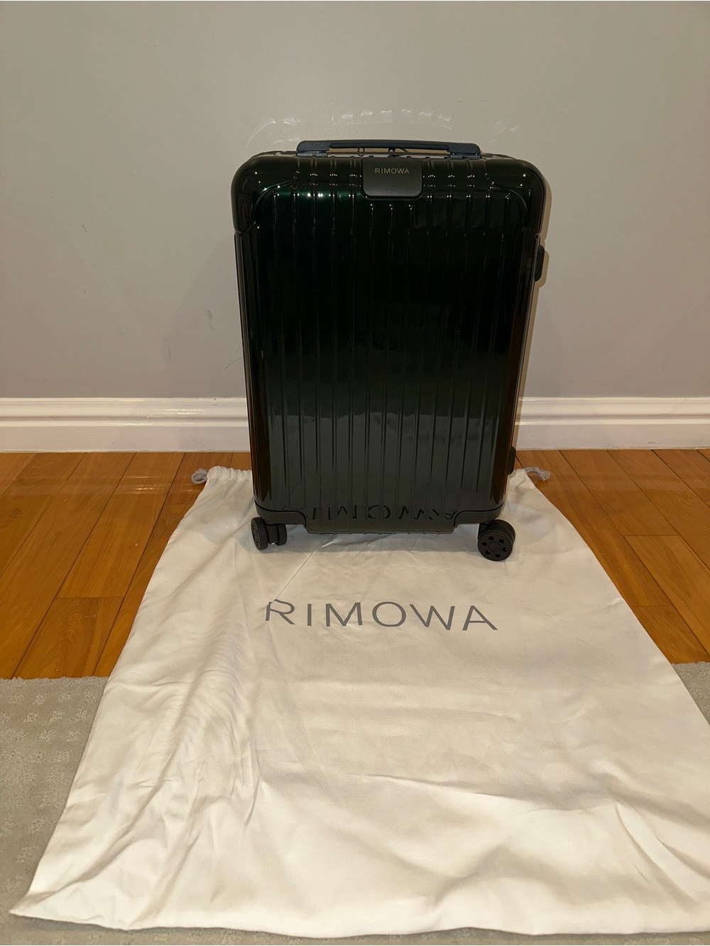 RIMOWA Deep Green Cabin Luggage PRISTINE - Picture 2 of 10